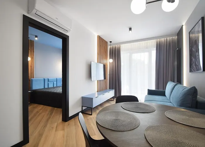 Lookap Prestige I Przy Plazy Klimatyzacja Parking 尤斯托尼莫斯基